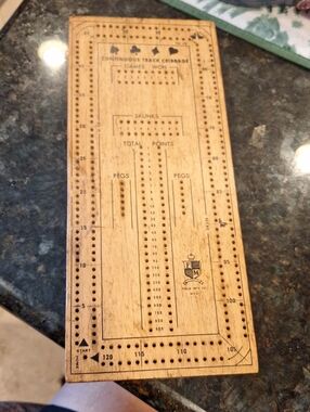 Vintage Wooden Cribbage Board -Field Manufacturing Co. Natural Wood